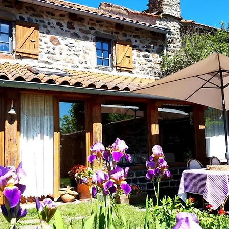 La Maison Des Bouzols Guest house *