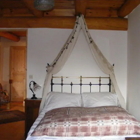 La Maison Des Bouzols *