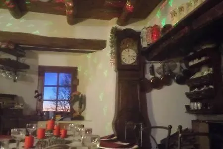 بيت ضيافة La Maison Des Bouzols *